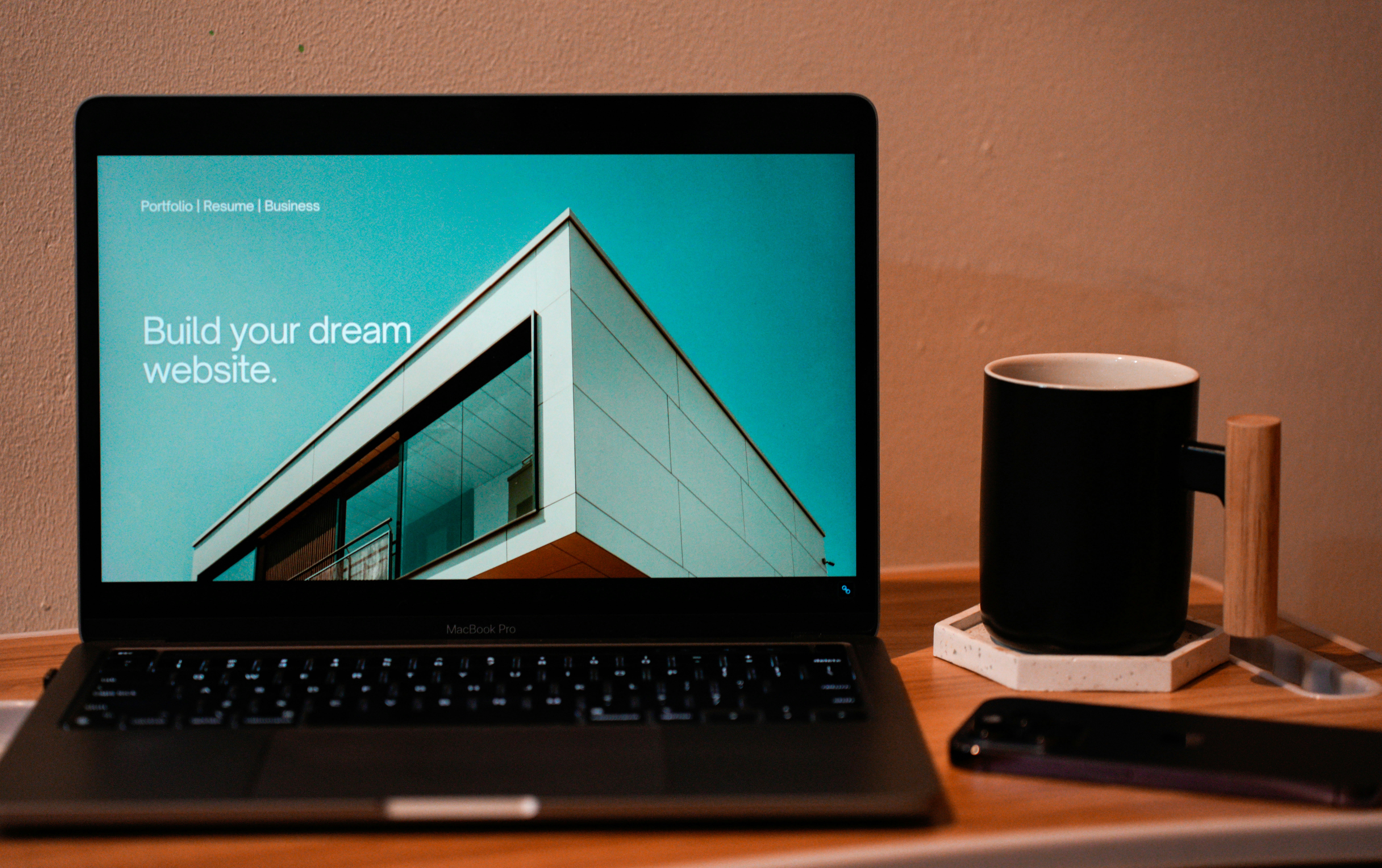 The Best No-Code Website Builders for Bloggers in 2025